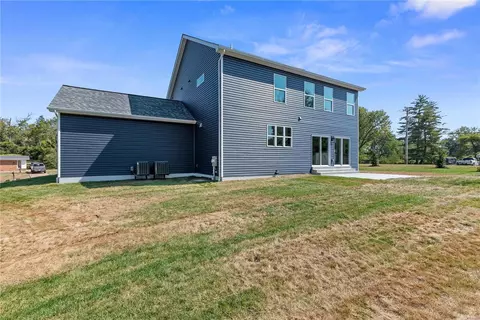 401 Mayfair Dr, Ballwin, MO 63011 photo 9