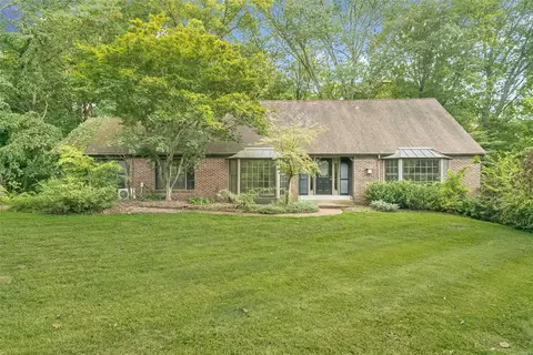73 River Valley Dr, Chesterfield, MO 63017