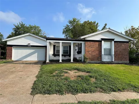 4985 Lockwig Trl, Florissant, MO 63033