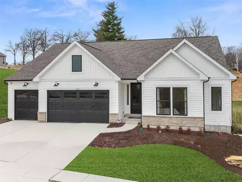 104 Gronefeld Ct, Saint Charles, MO 63303