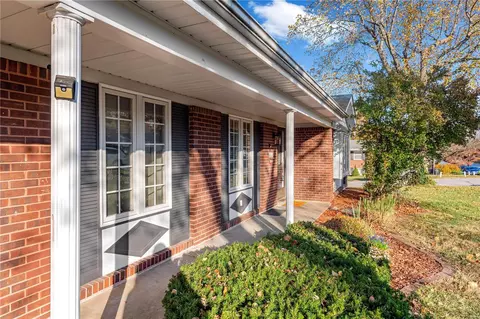 11101 Torigney Dr, Sappington, MO 63126 photo 2