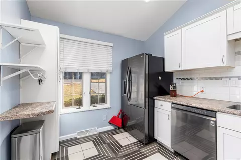 11101 Torigney Dr, Sappington, MO 63126 photo 4