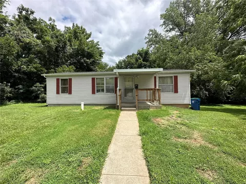 2350 N 5th St, Saint Charles, MO 63301