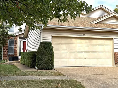 12911 Banyan Town Dr, Saint Louis, MO 63146