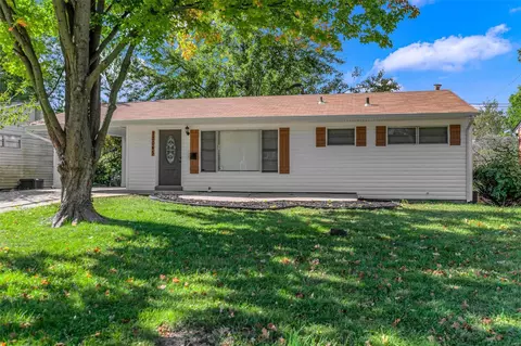 10045 Dellridge Ln, Saint Louis, MO 63136