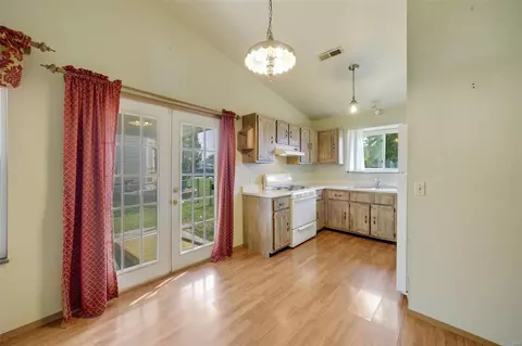 565 Knob Hill Dr, O'fallon, MO 63366 photo 9
