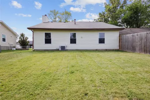 565 Knob Hill Dr, O'fallon, MO 63366 photo 5