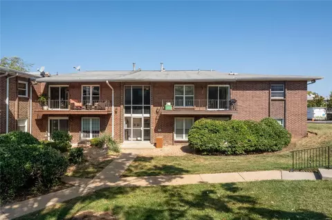 10368 Forest Brook Ln #G, Saint Louis, MO 63146