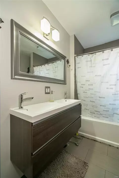 715 Wesley Ave, Saint Louis, MO 63135 photo 10