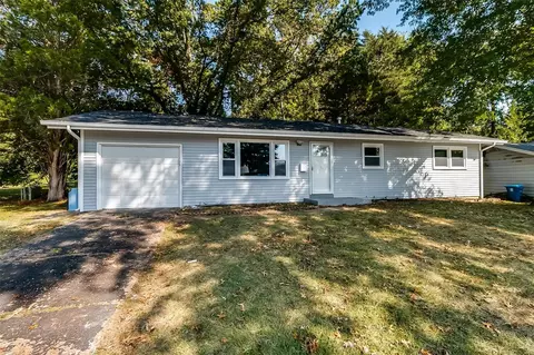 66 Forestwood Dr, Saint Louis, MO 63135