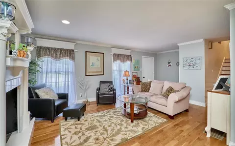 309 Bristol Ct, Ballwin, MO 63011 photo 5
