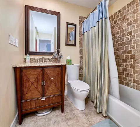 309 Bristol Ct, Ballwin, MO 63011 photo 27