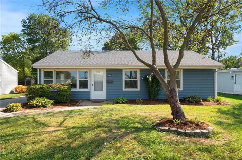 1316 Woodgate Dr, Saint Louis, MO 63122
