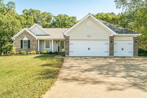 644 Green Tree Meadows Dr, Lake Saint Louis, MO 63367