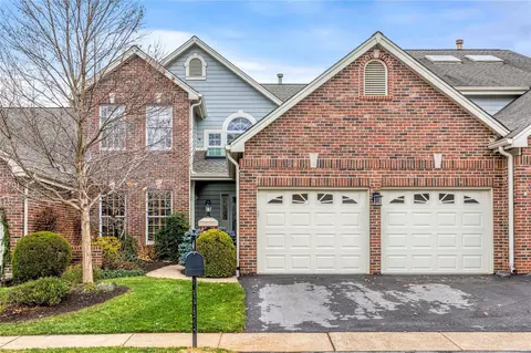 14176 Woods Mill Cove Dr, Chesterfield, MO 63017
