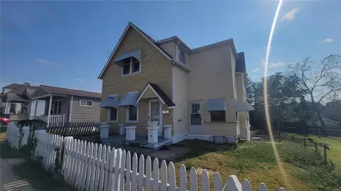 956 Erskine Ave, Saint Louis, MO 63125