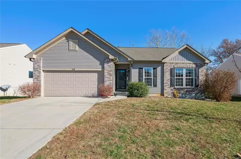 536 Crystal Stream Dr, Wentzville, MO 63385