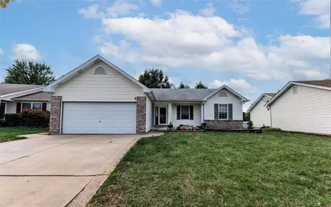 1237 Saint Matthew Ave, O'fallon, MO 63366