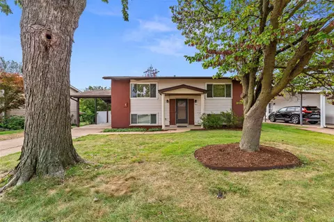 11812 Welcome Dr, Maryland Heights, MO 63043