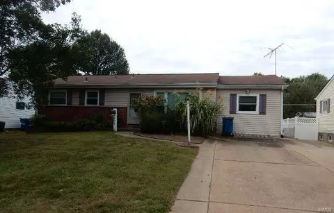 534 Holiday Ave, Hazelwood, MO 63042