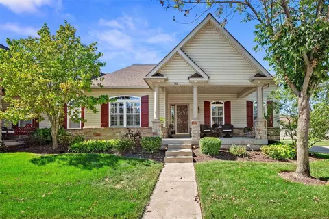 142 Scenic Pass Dr, Saint Peters, MO 63376