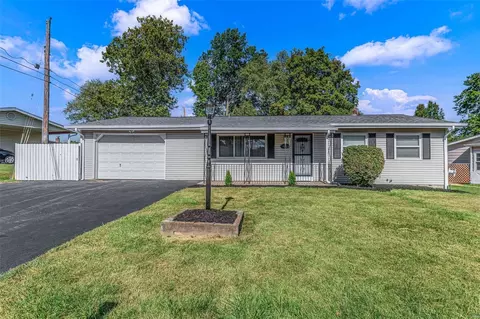 2683 Glendrive Pl, Maryland Heights, MO 63043