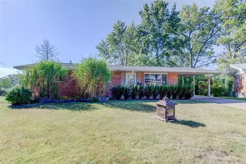 2620 Terri Lee Ct, Saint Louis, MO 63114