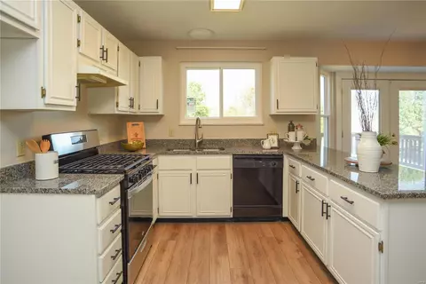 5 Square Nail Ct, O'fallon, MO 63366 photo 10