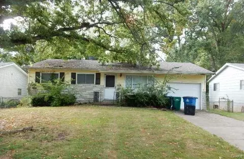 2622 Daman Ct, Saint Louis, MO 63136