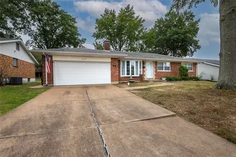 6107 Ranchwood Dr, Saint Louis, MO 63123