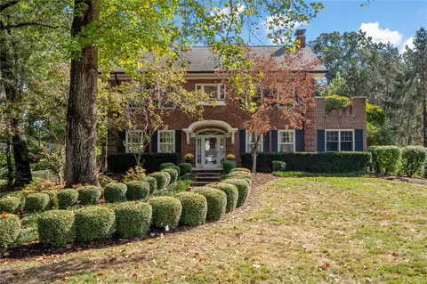 440 Sherwood Dr, Webster Groves, MO 63119