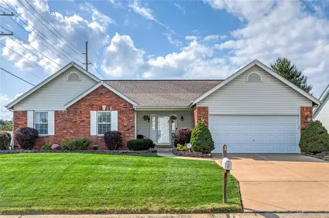 2 Coachlight Sta, Saint Peters, MO 63376