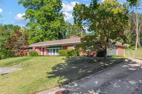 38 Cardigan Dr, Saint Louis, MO 63135