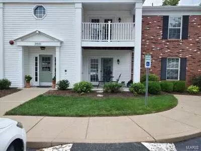 3410 Country Stone Manor Dr #E, Manchester, MO 63088