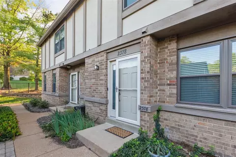 2378 Seven Pines Dr, Saint Louis, MO 63146