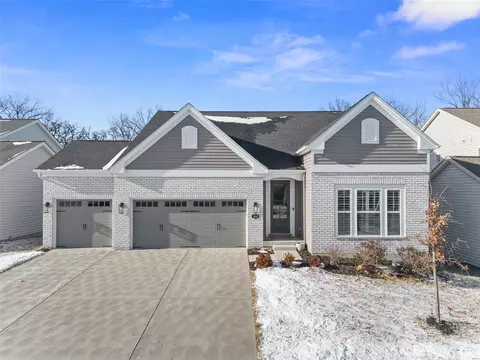 164 Oakleigh Park Ln, Saint Charles, MO 63303