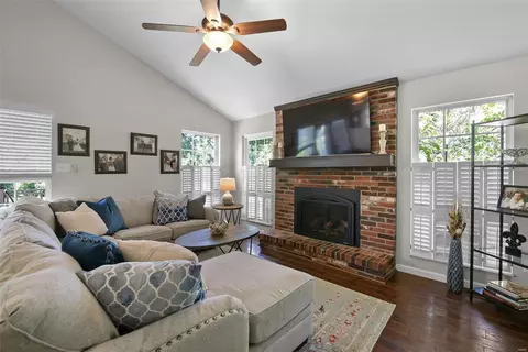 2575 Barrett Place Dr, Ballwin, MO 63021 photo 10