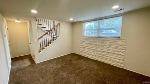 4020 Esseldale Dr, Saint Ann, MO 63074 photo 5
