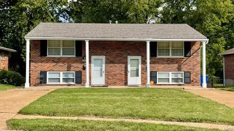 4020 Esseldale Dr, Saint Ann, MO 63074