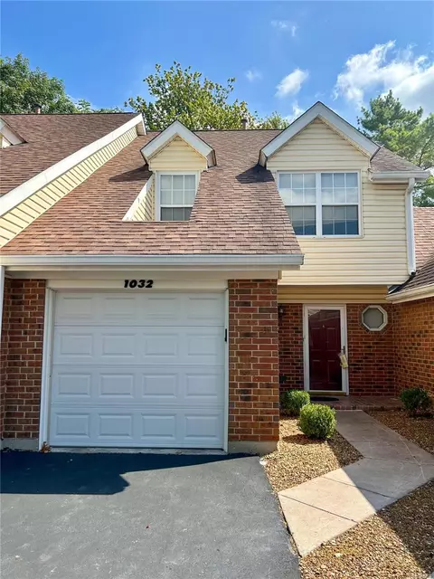 1032 Boggan Pl, Florissant, MO 63031