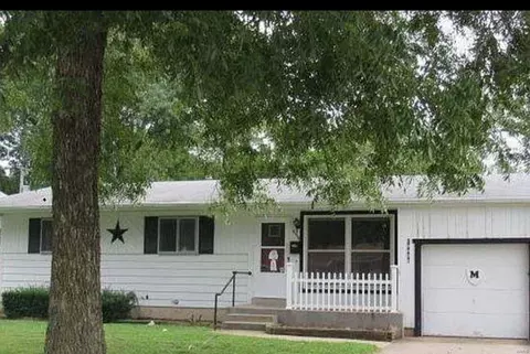 10406 Hobkirk Dr, Saint Louis, MO 63137