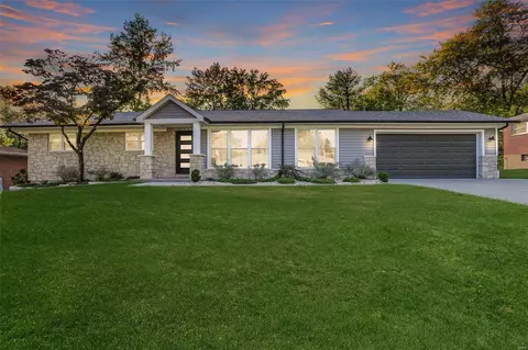 729 Villa Capri Ct, Saint Louis, MO 63132