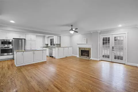 570 Spragues Mill Ct, Ballwin, MO 63011