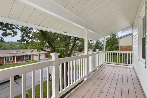 570 Spragues Mill Ct, Ballwin, MO 63011 photo 25