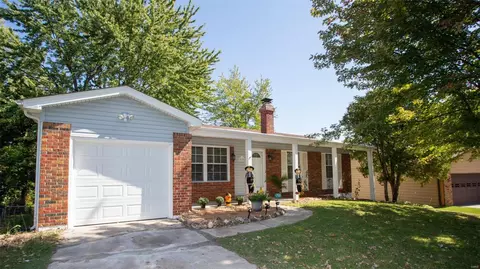420 Quentin Dr, Saint Charles, MO 63301