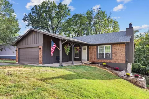 269 Glandore Dr, Ballwin, MO 63021