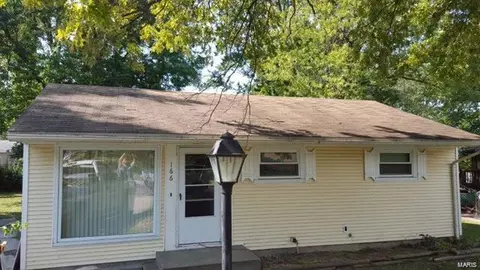 166 Ben Nevis Rd, Saint Louis, MO 63137