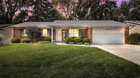 3005 Westminister Dr, Saint Charles, MO 63301