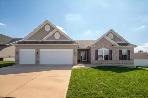 1446 Noyack Dr, O'fallon, MO 63366