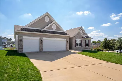 1446 Noyack Dr, O'fallon, MO 63366 photo 2